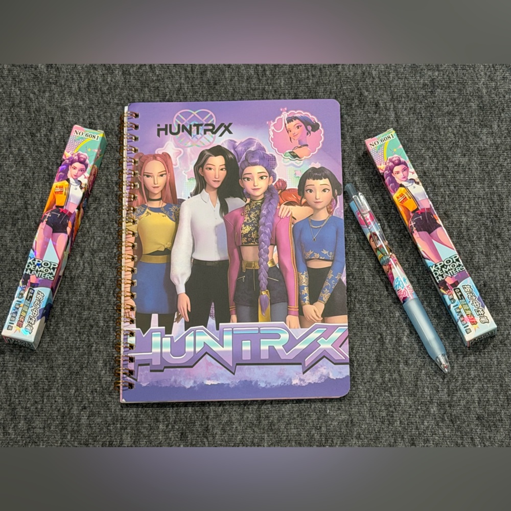 KPOP DEMON HUNTERS Notebook with 2 Pens(blind box) With different designs.